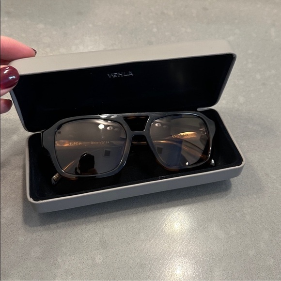 Vehla Dixie Sunglasses - Picture 5 of 7